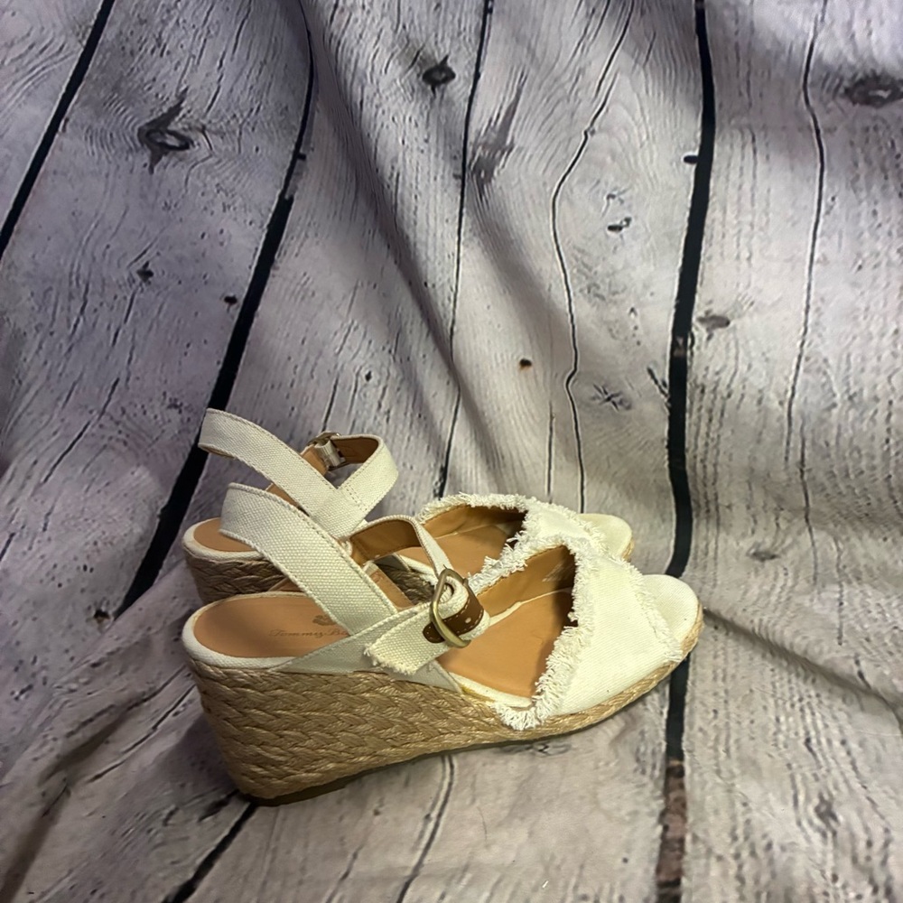 Tommy Bahama Savina Wedge Espadrille Cream Sandals Size 9M Beach Vacation Shoes